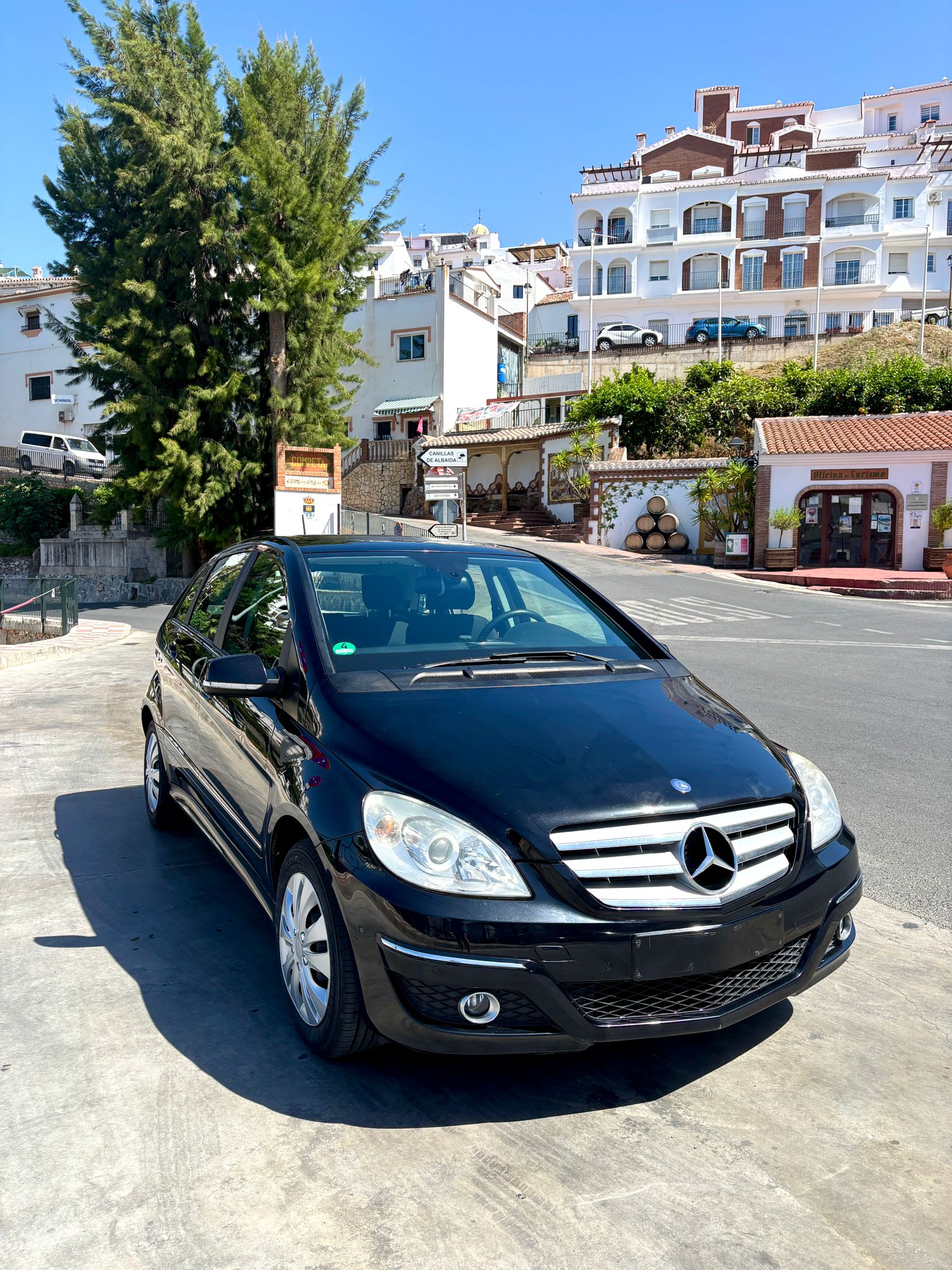 Mercedes B